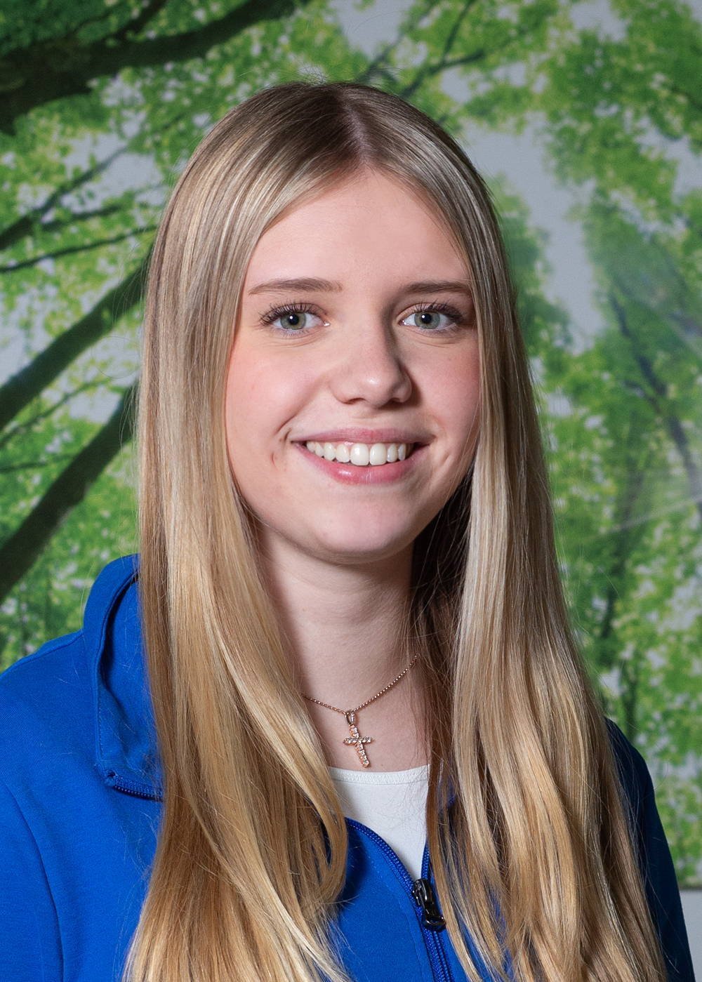 Frau Emma Buchholz, Auszubildende